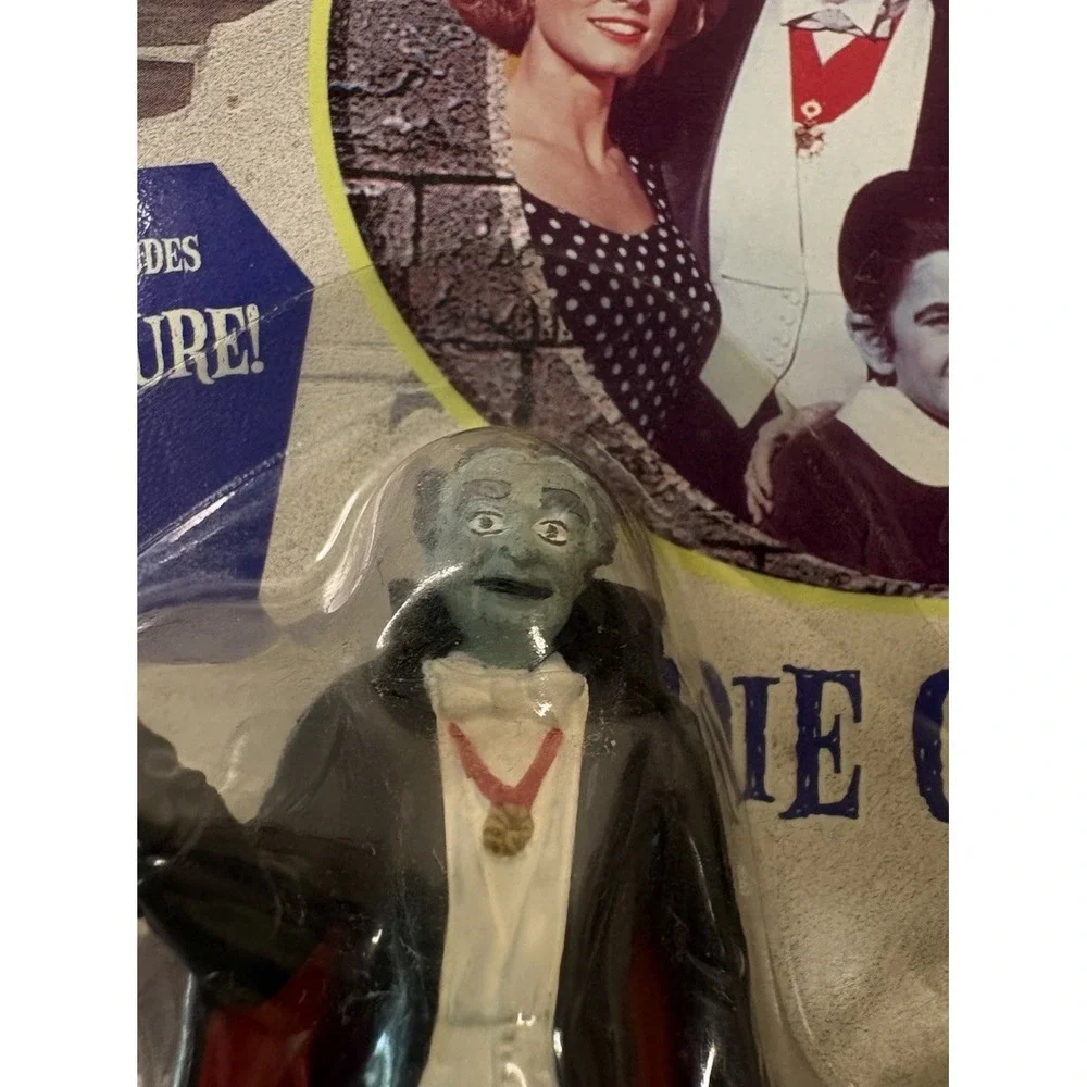 The Munsters Dragula Grandpa Coffin 1/64 Die Cast Car Joy Ride 2004